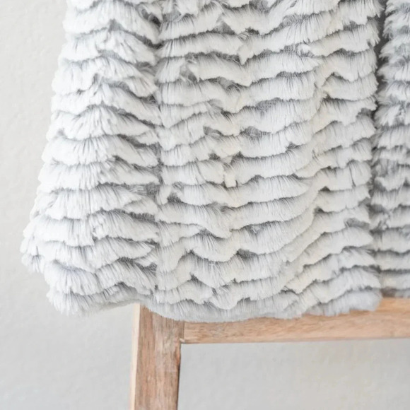 Betsey Johnson Size M/L White Gray Faux Fur Vest with Satin Lining - Picture 4 of 8